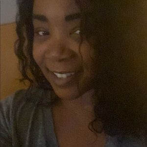 Meet your Posher, Carlitha